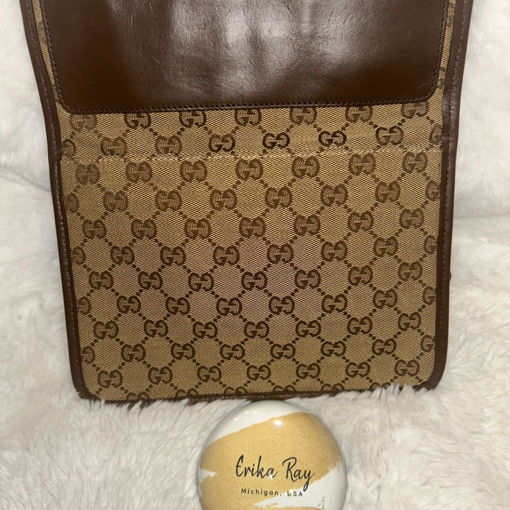 Gucci GG Canvas Messenger Bag - Picture 4 of 15